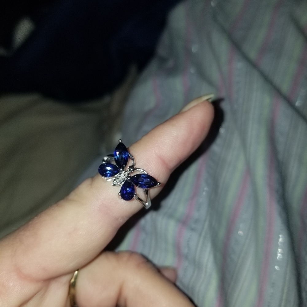Elegant Silver and Blue Butterfly Ring - Picture 3 of 10
